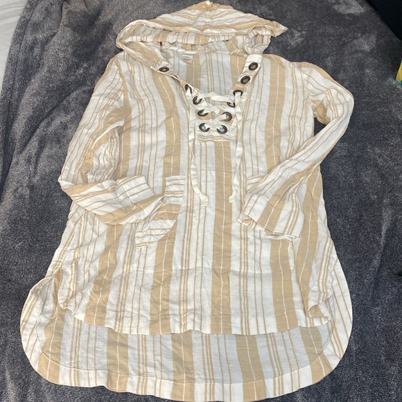 L Space Love Letters Tunic size small - Picture 2 of 3